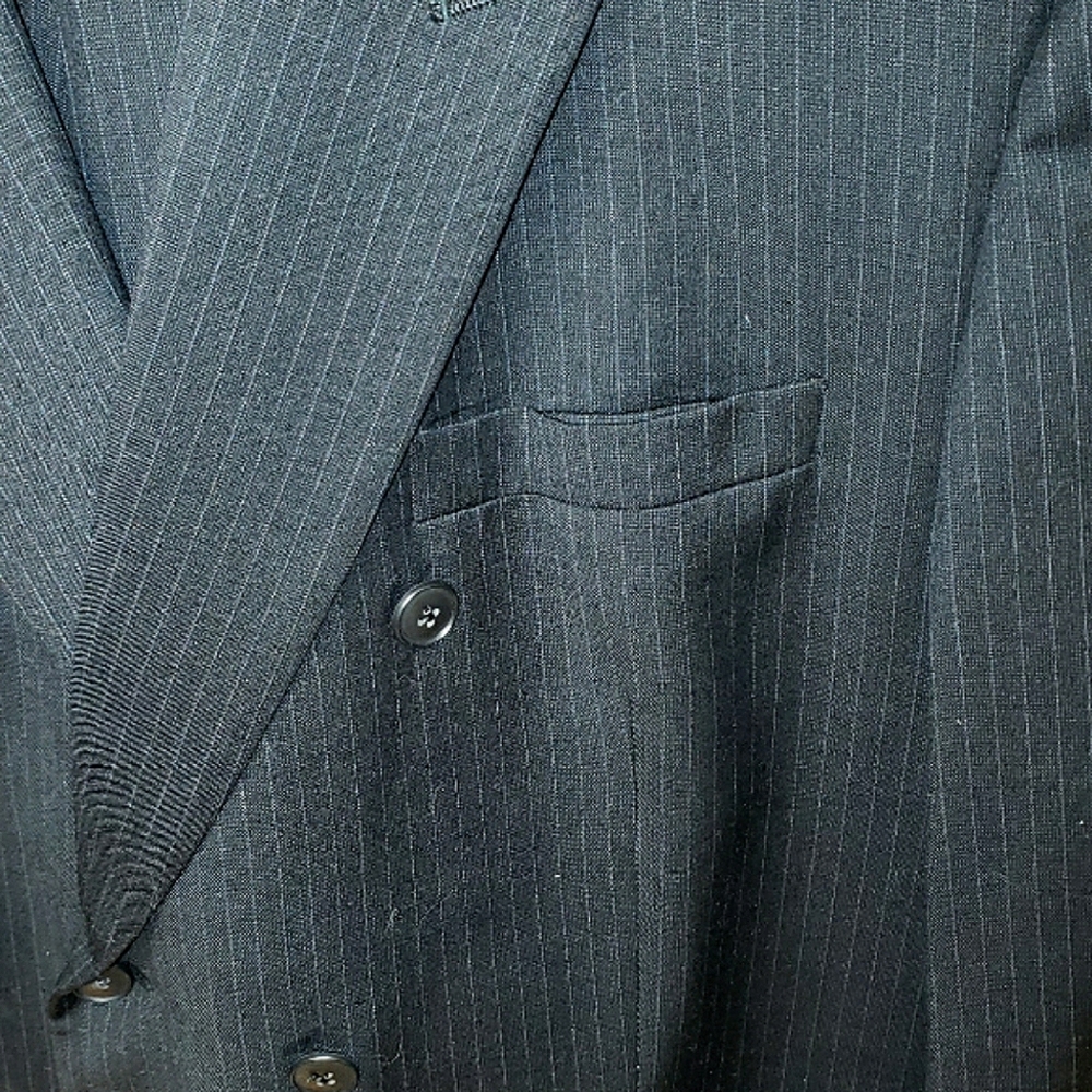 Mens pinstripe suit - Picture 10 of 12